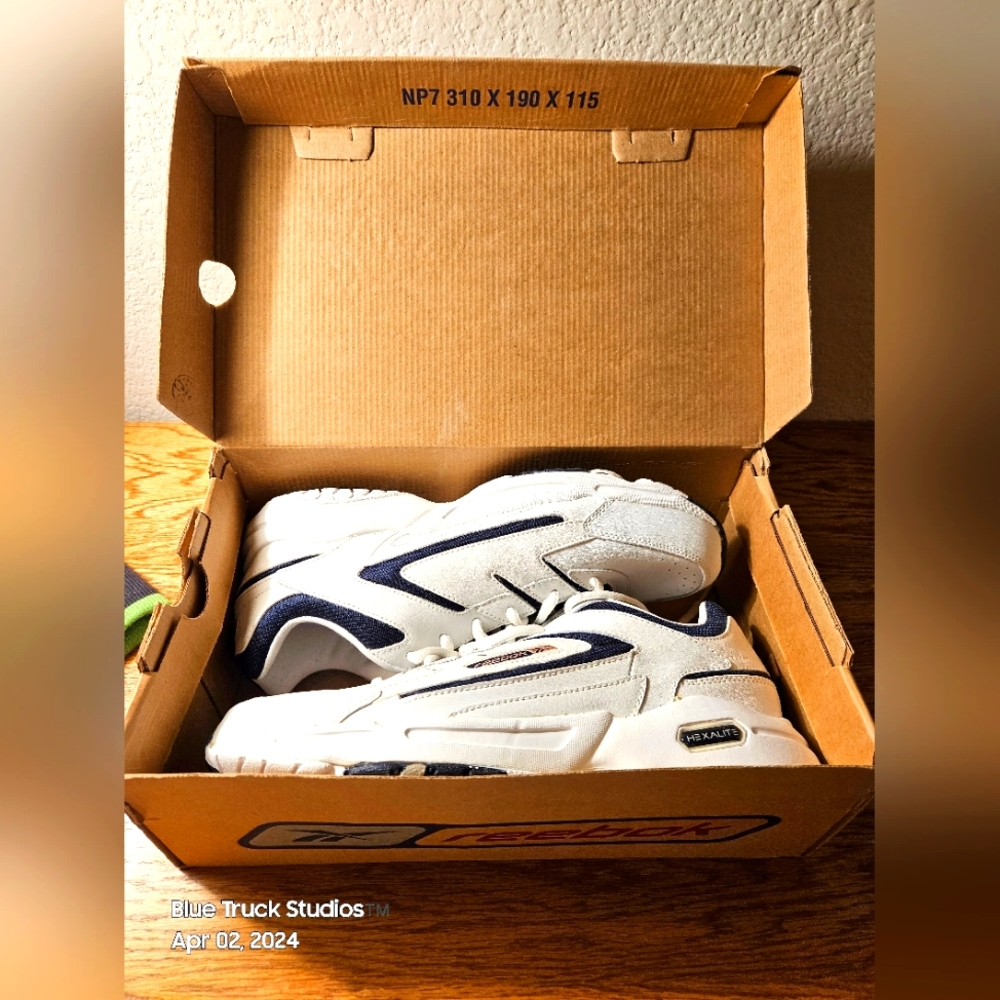 Reebok Astound Walking Shoes Size 9 New Old Stock Vintage